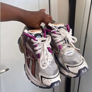 BALENCIAGA RUNNERS (WORN)